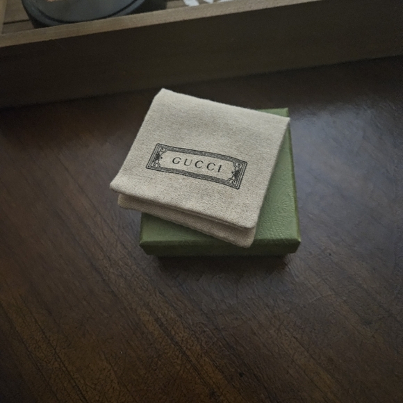 Gucci Trademark Engraved HeartBracelet Sterling Silver - Picture 12 of 13